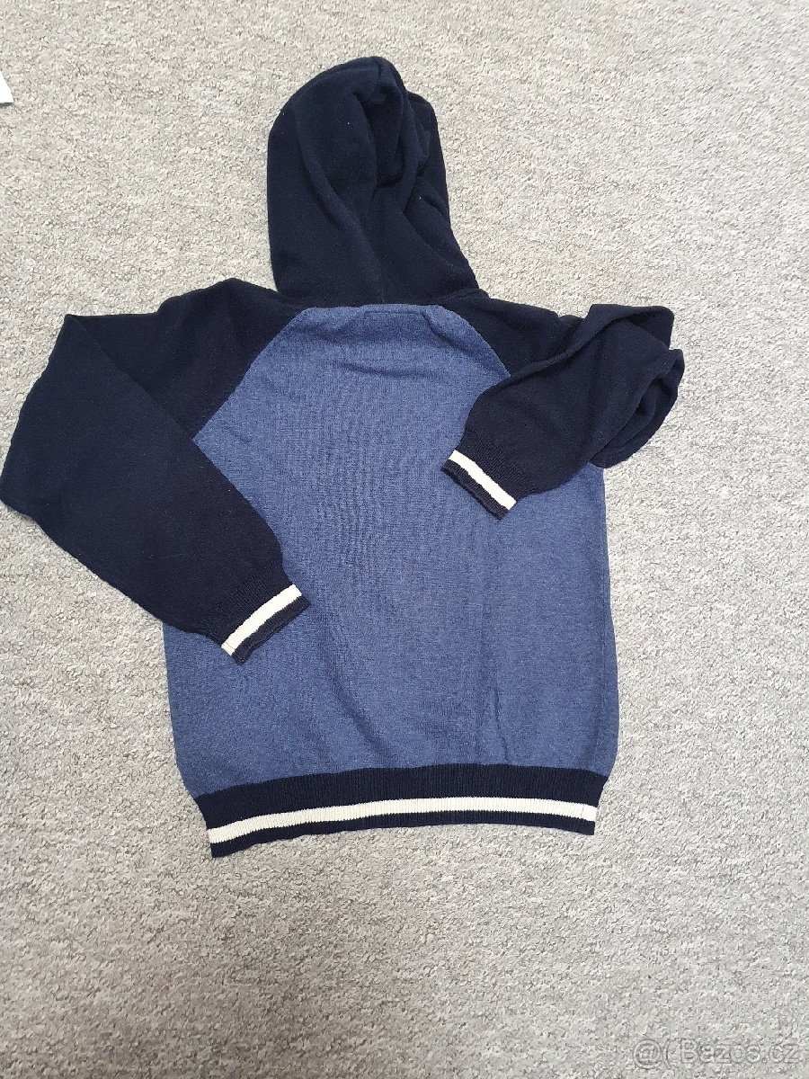 Chlapecká mikina s kapucí vel. 134. - 2