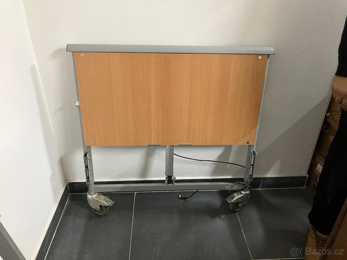 Prodam elektrickou zdravotni postel - 2