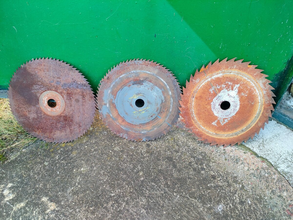 Prodám hřídel cirkulárky a pilové kotouče - 2