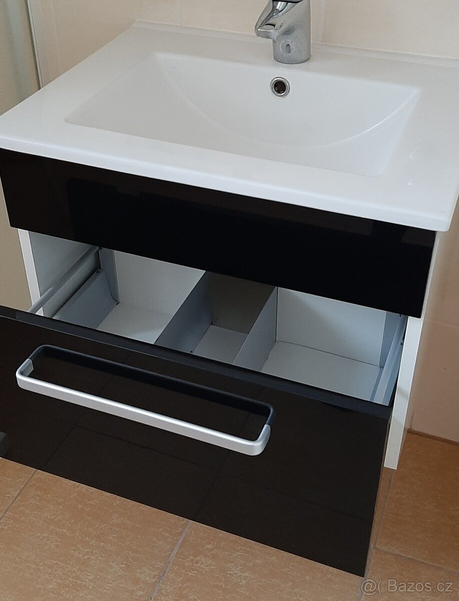 Umyvadlo se skříňkou - 2