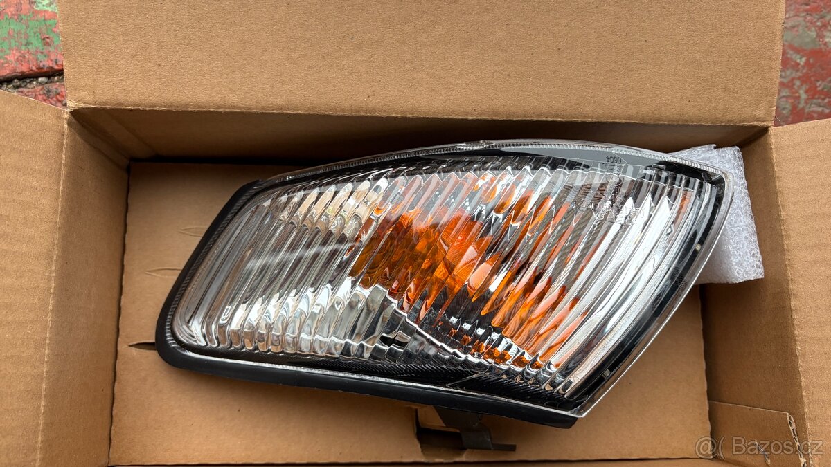 Prodám LP blinkr Mazda 626 - 2