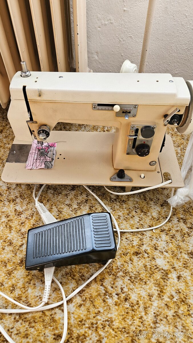 Šicí stroj - 2