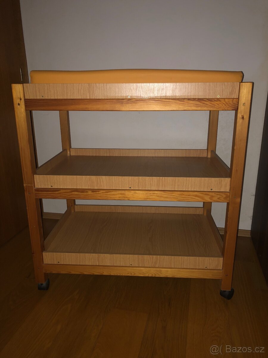 PŘEBALOVACÍ PULT - 2