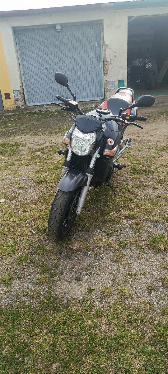 Suzuki GSR 600 - 2