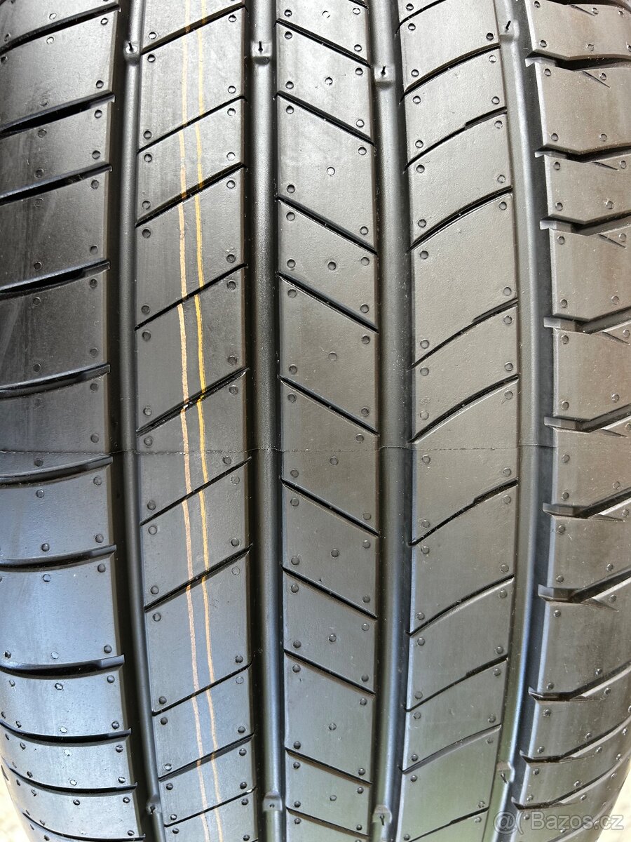 235/50/19 letní pneu - 2
