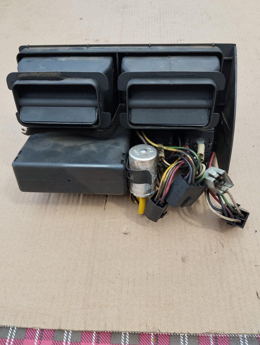 Středový panel,Spínač ventilátoru Škoda Favorit,Forman - 2