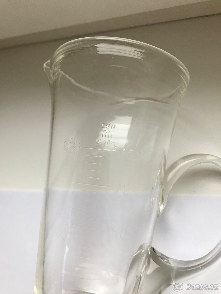 Odměrka s nálevkou 100 ml - 2