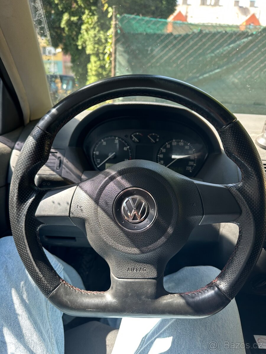 r32 volant - 2