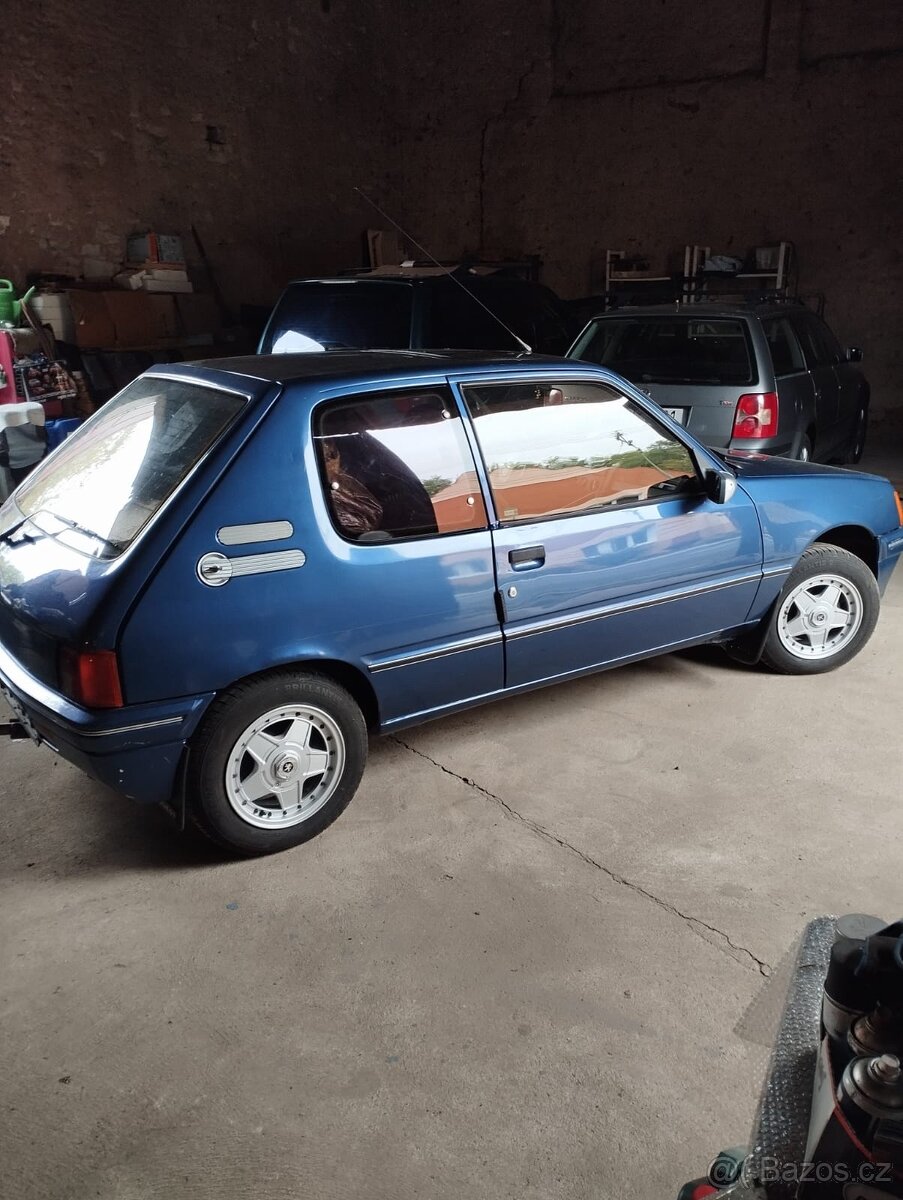 Peugeot 205 - 2