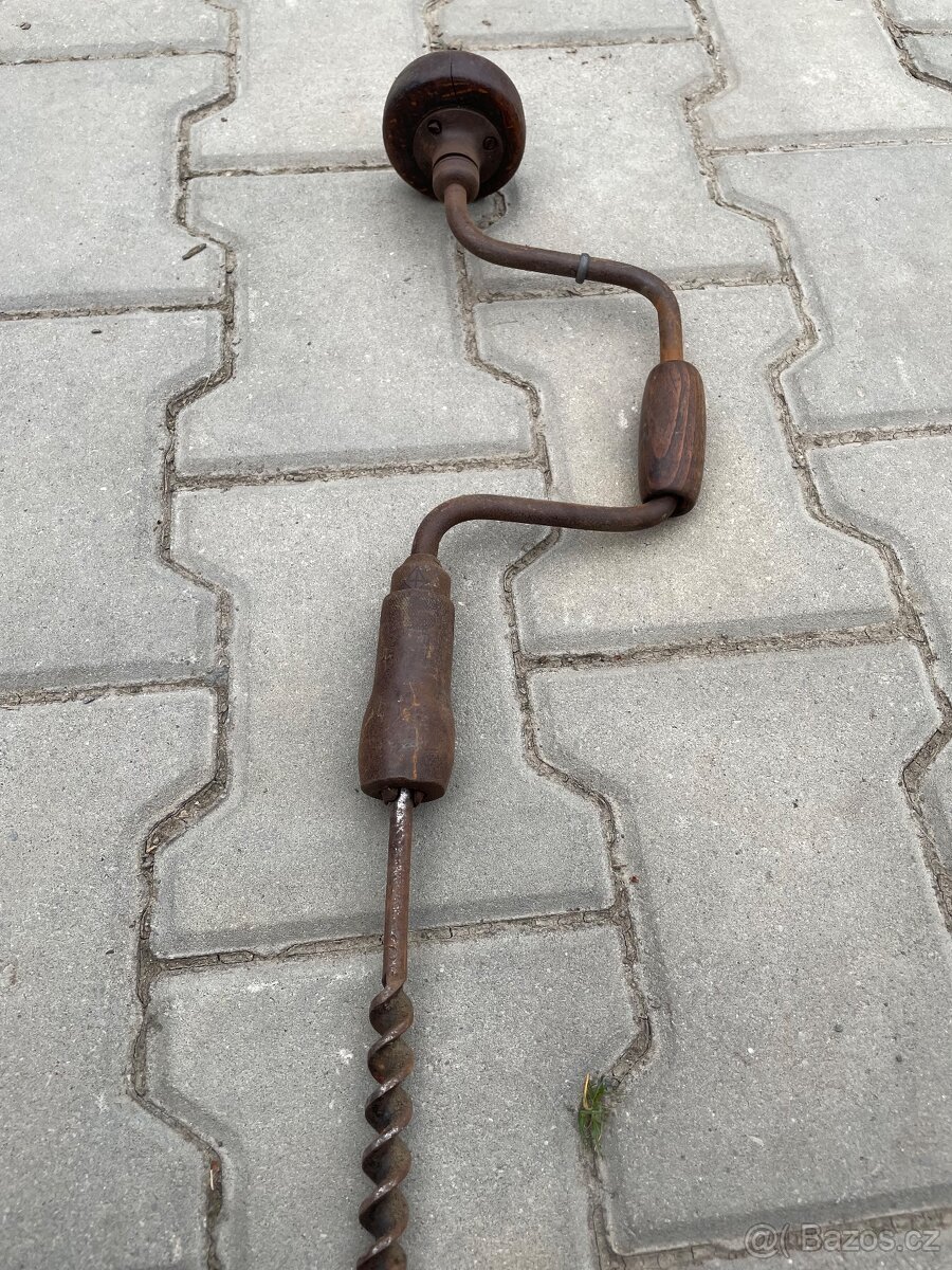 Stará ruční vrtačka - 2