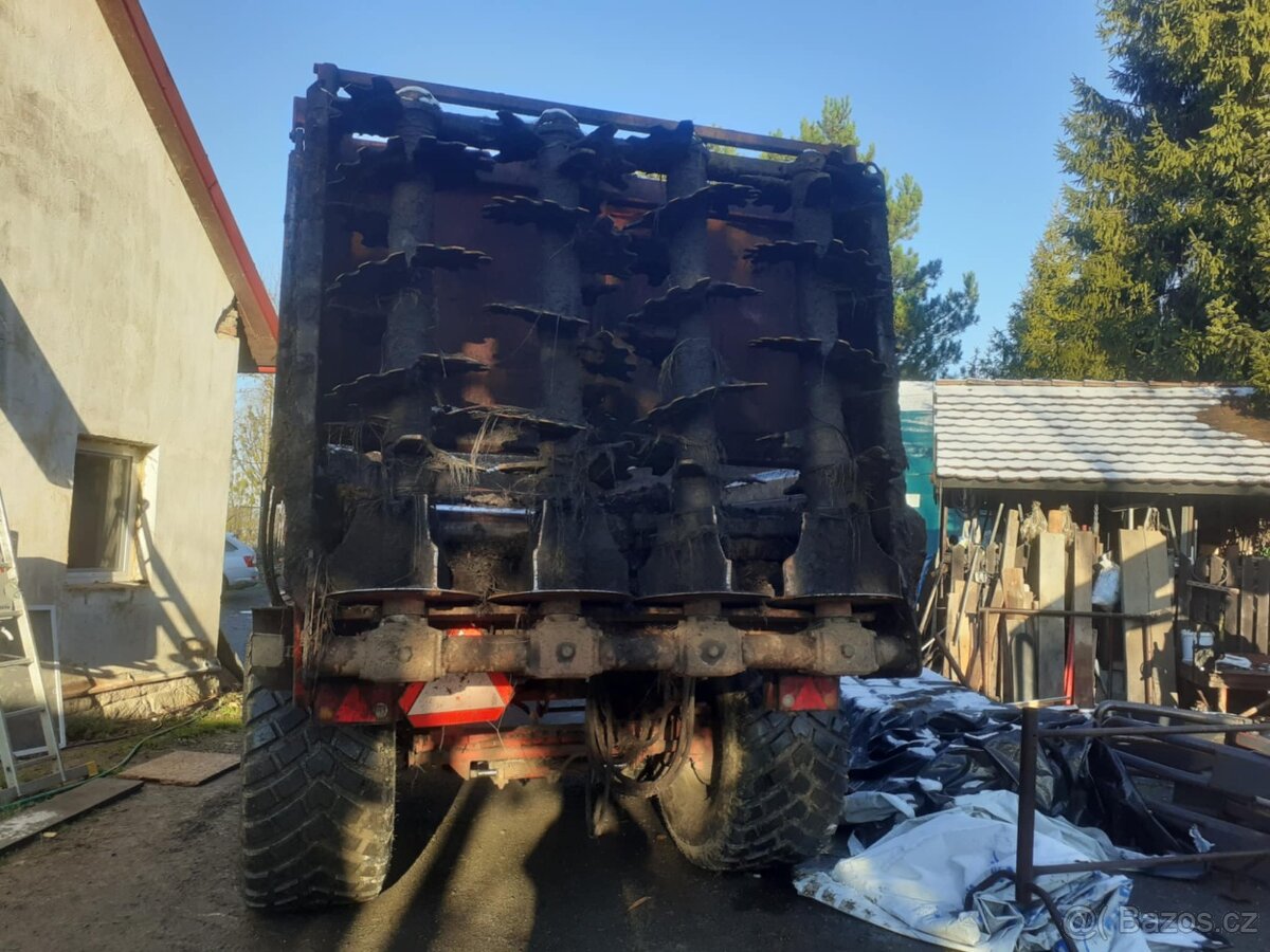 Rozmetadlo hnoje - 2