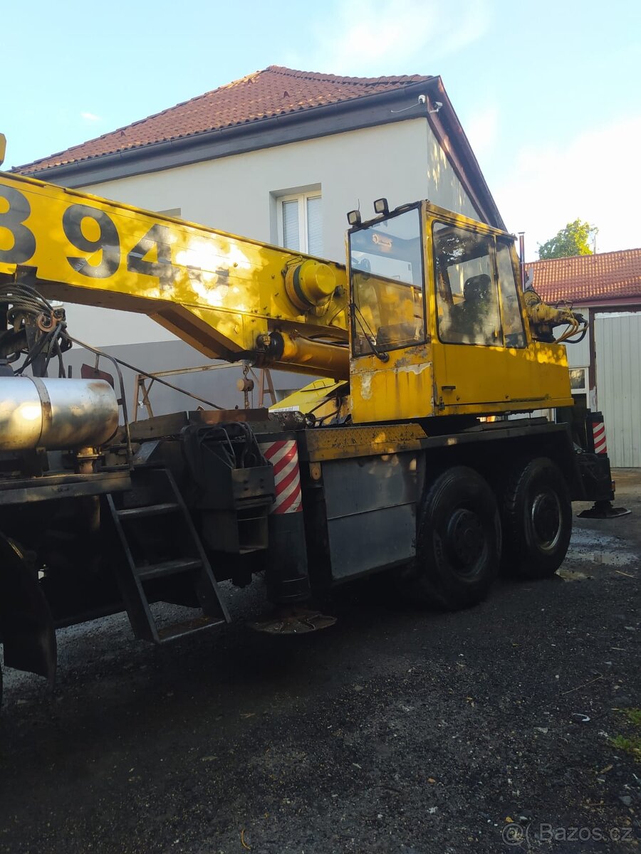 Jeřáb TATRA AD28 - 2