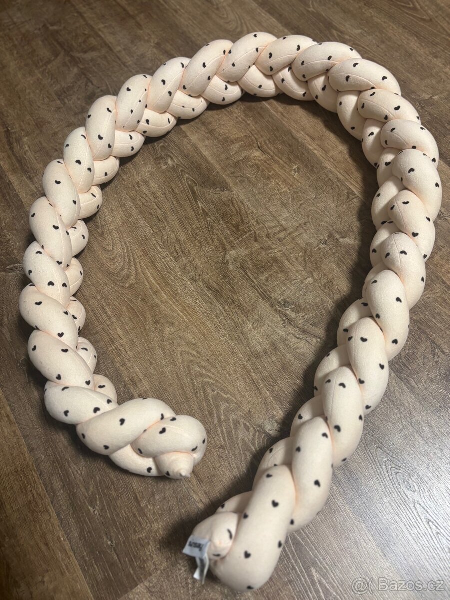 Mantinel do postýlky se srdíčky - 2