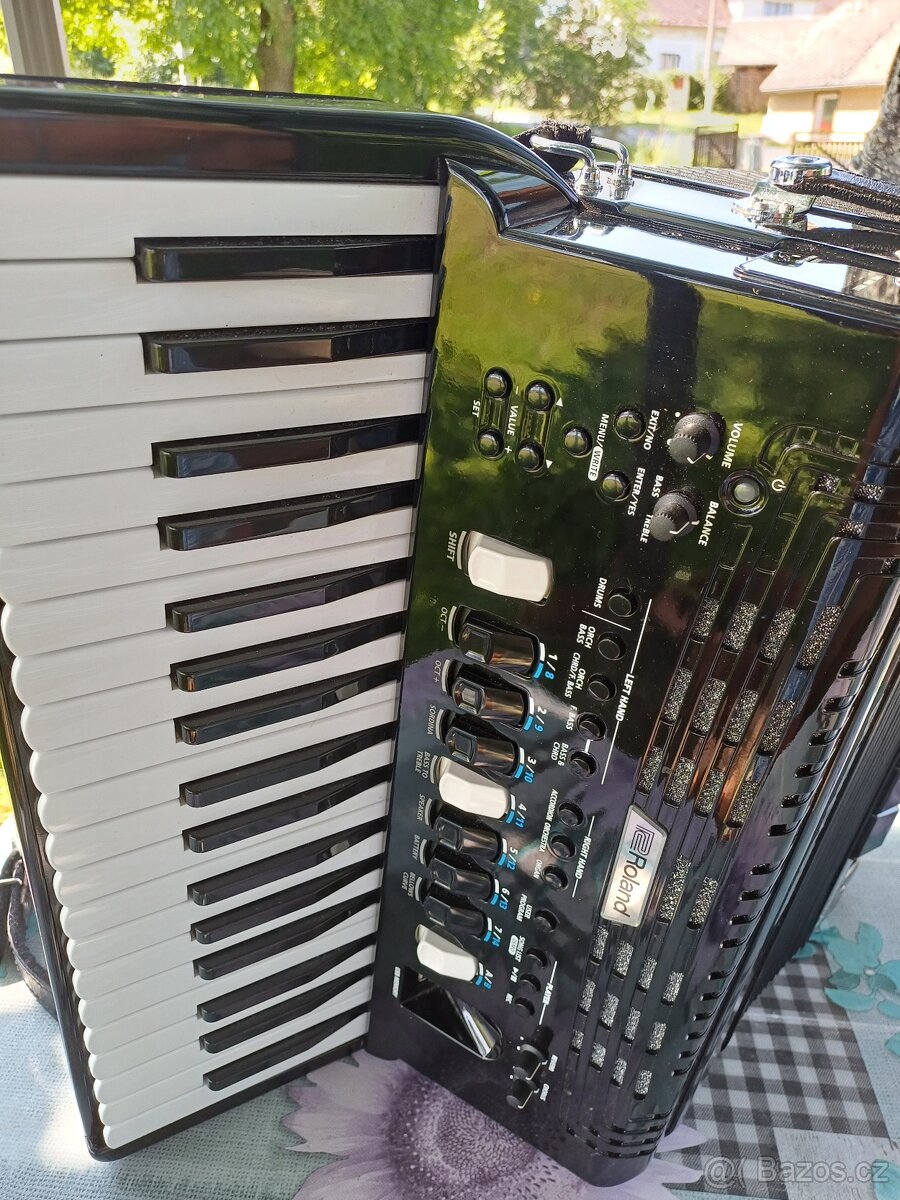 Roland fr-4x ,elektronický akordeon - 2