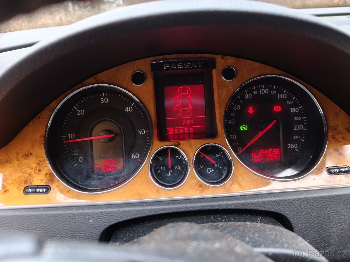 Volkswagen Passat - 2