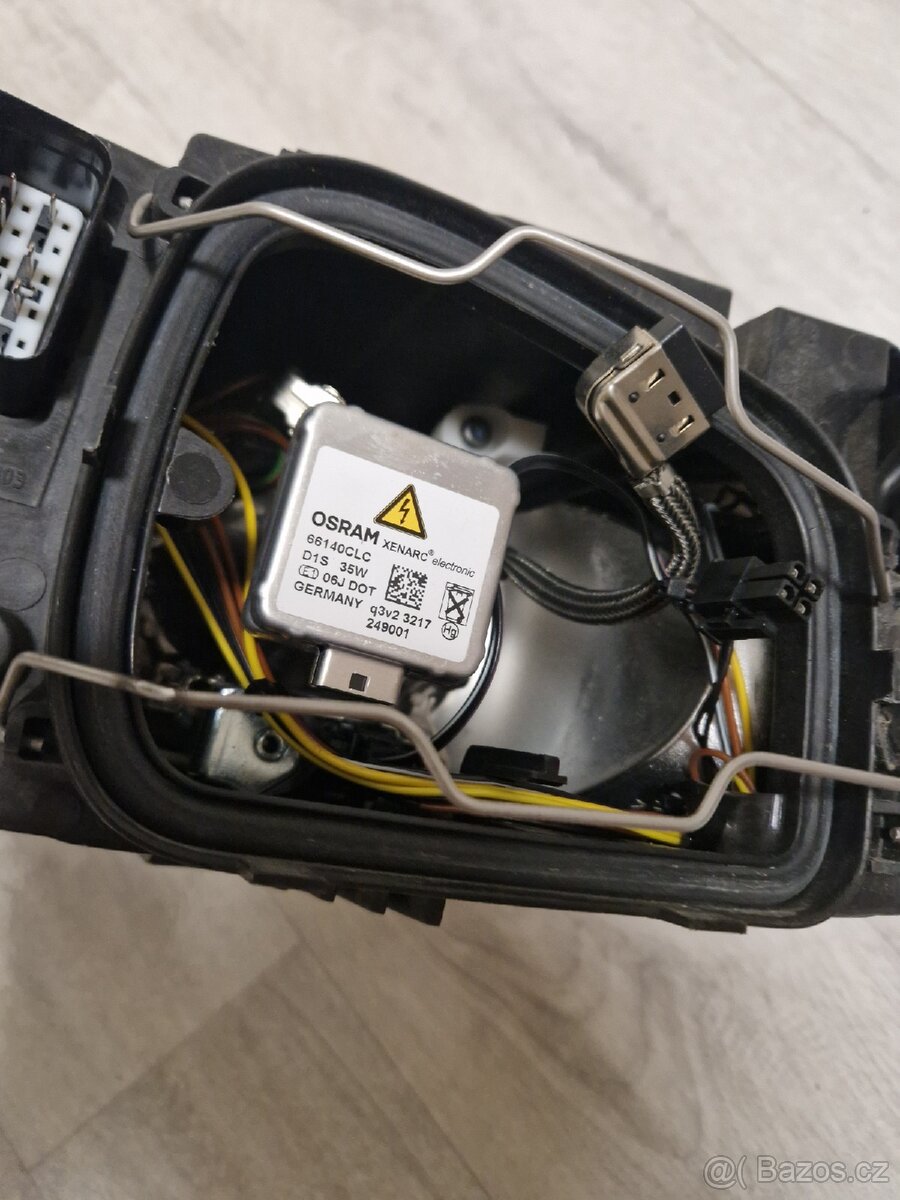 Světlomet Volvo V50 - 2