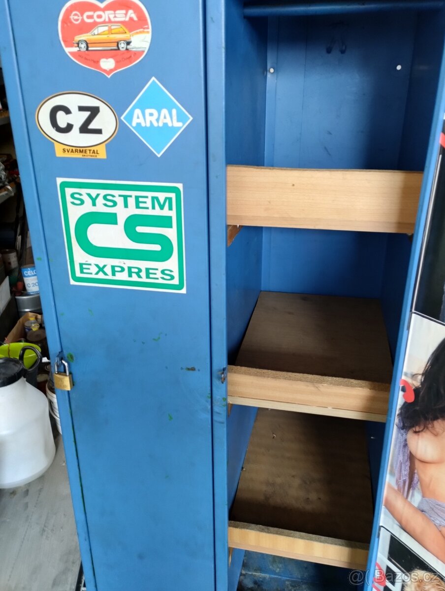 Šatní skříň - 2