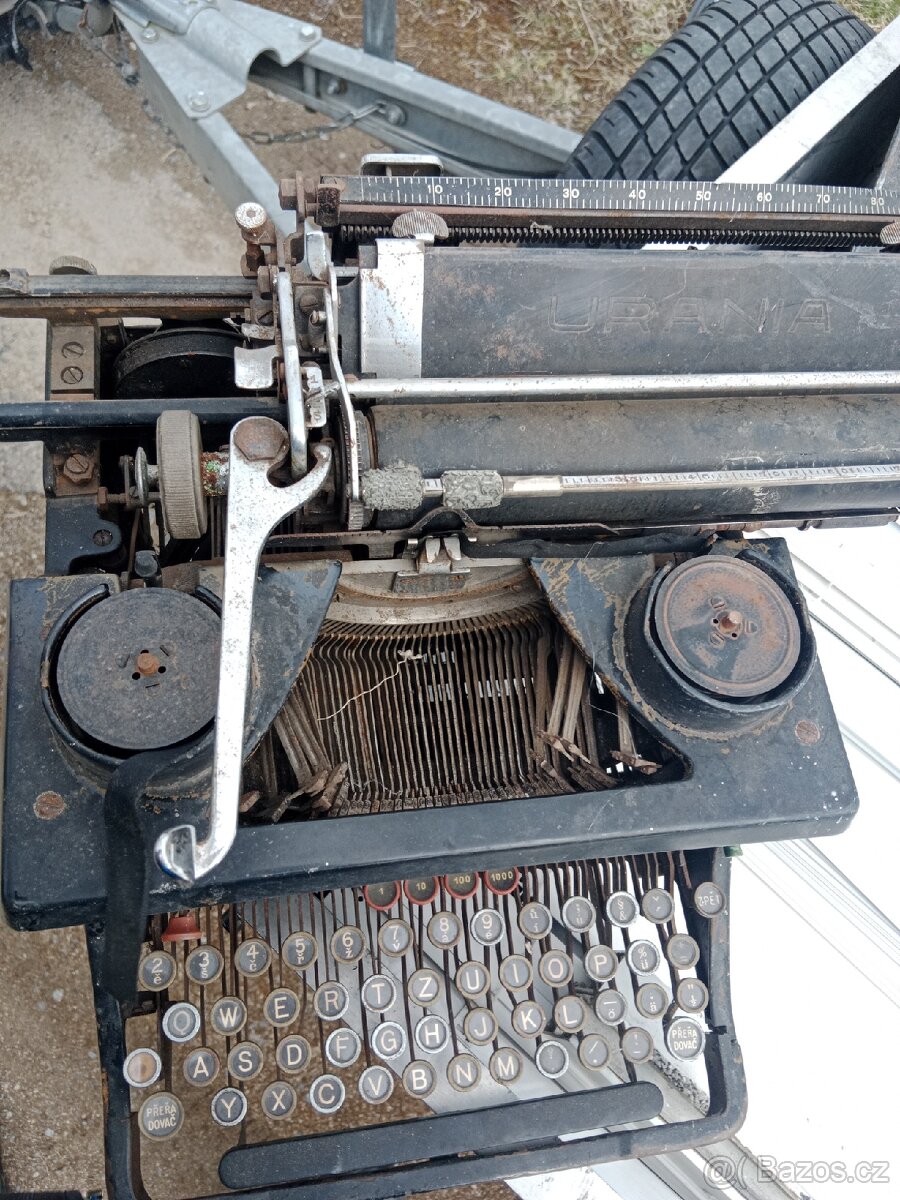 Psací stroj Urania - 2