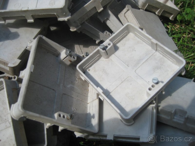 Krabice pod vypínač - 2