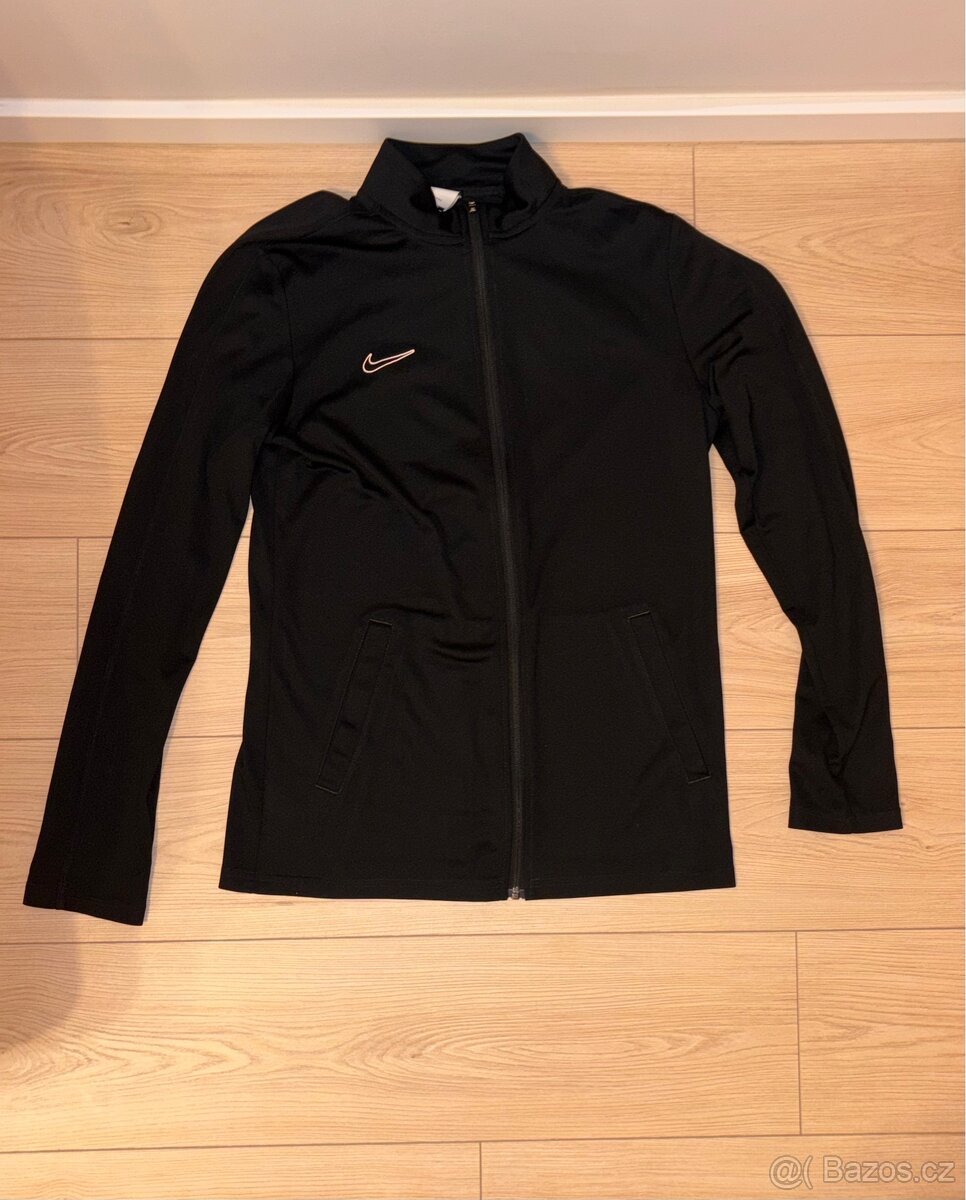 Sportovní oblečení nike - 2