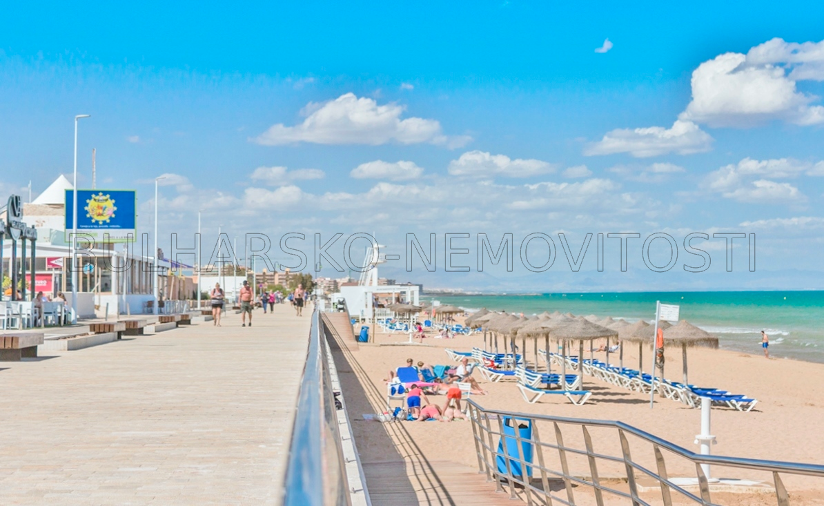 Španělsko, Apartmán 3kk(66m2) přímo u moře. - 2