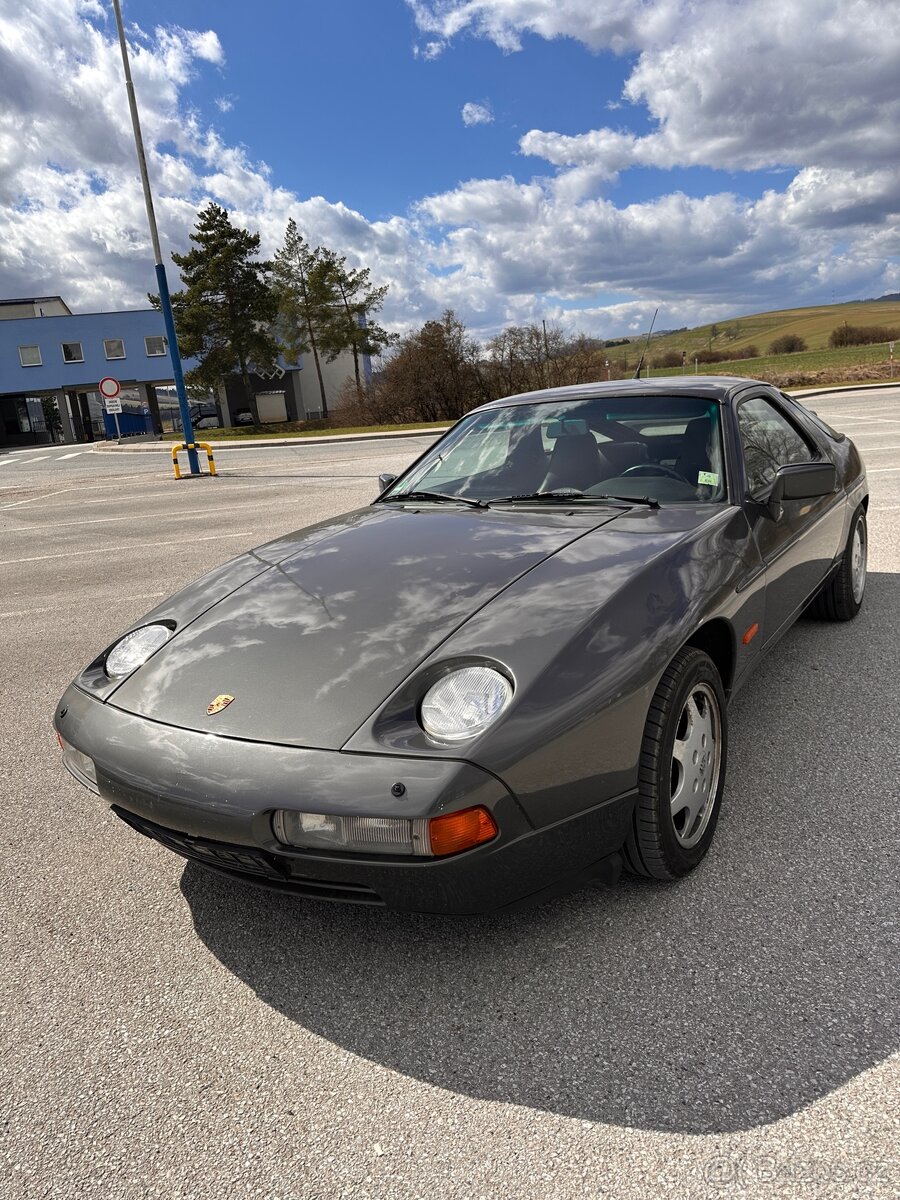 Porsche 928 S4 - 2