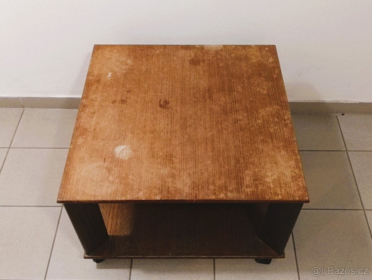 Stolek konferenční kolečka - 2