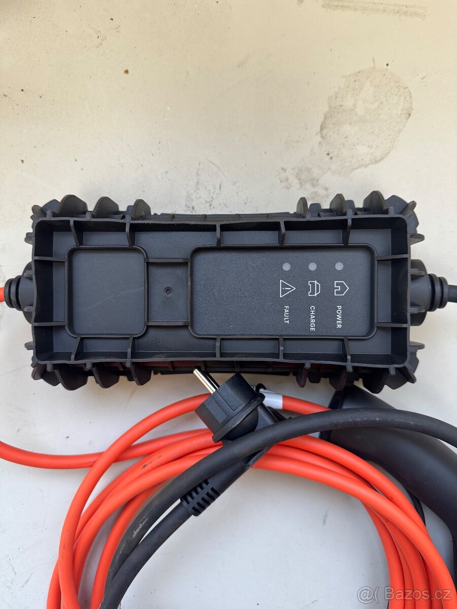 Přenosná nabíječka pro elektromobil 220V/10A - 2