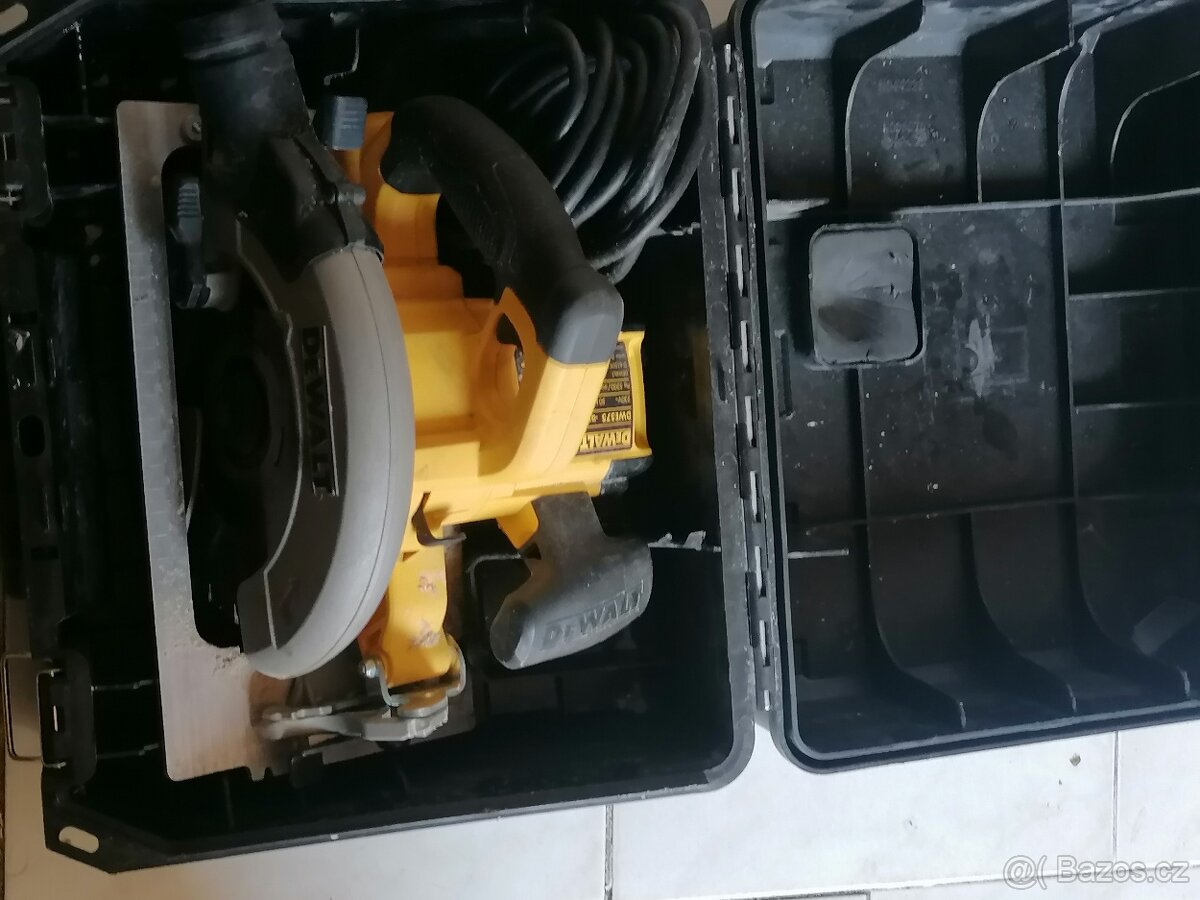 DeWalt DWE575 - 2