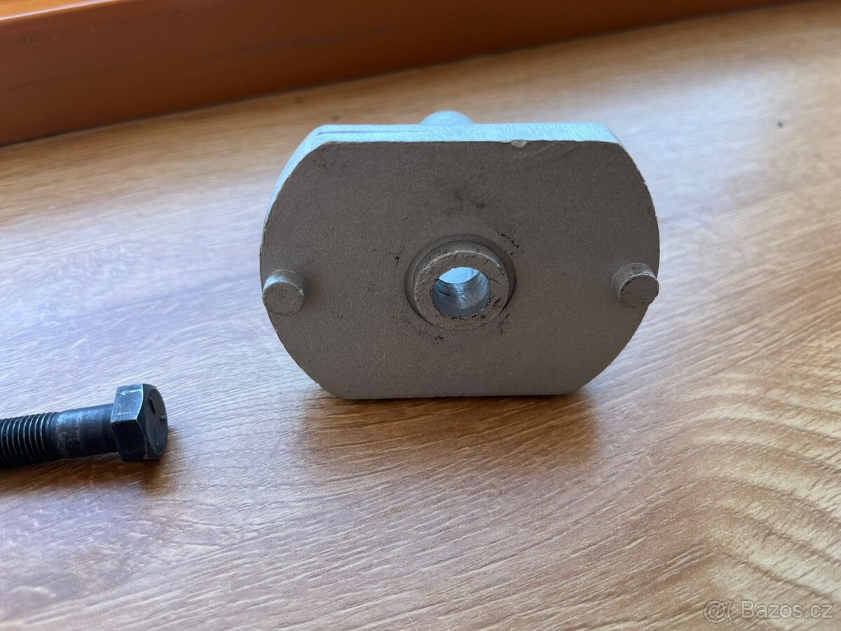 Unašeč sekacích nožů traktůrku - Mountfield - 2