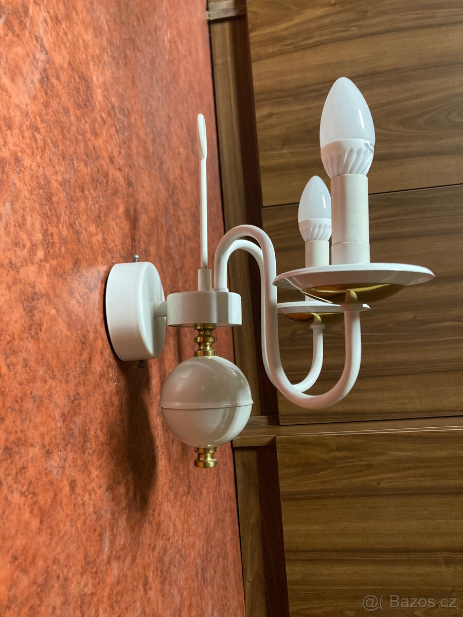Nástěnný lustr s LED žárovkama celokovový bílý - 2