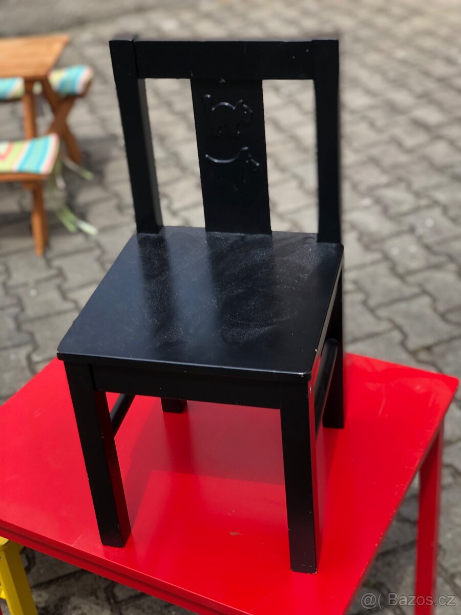 Stolek a židličky IKEA - 2