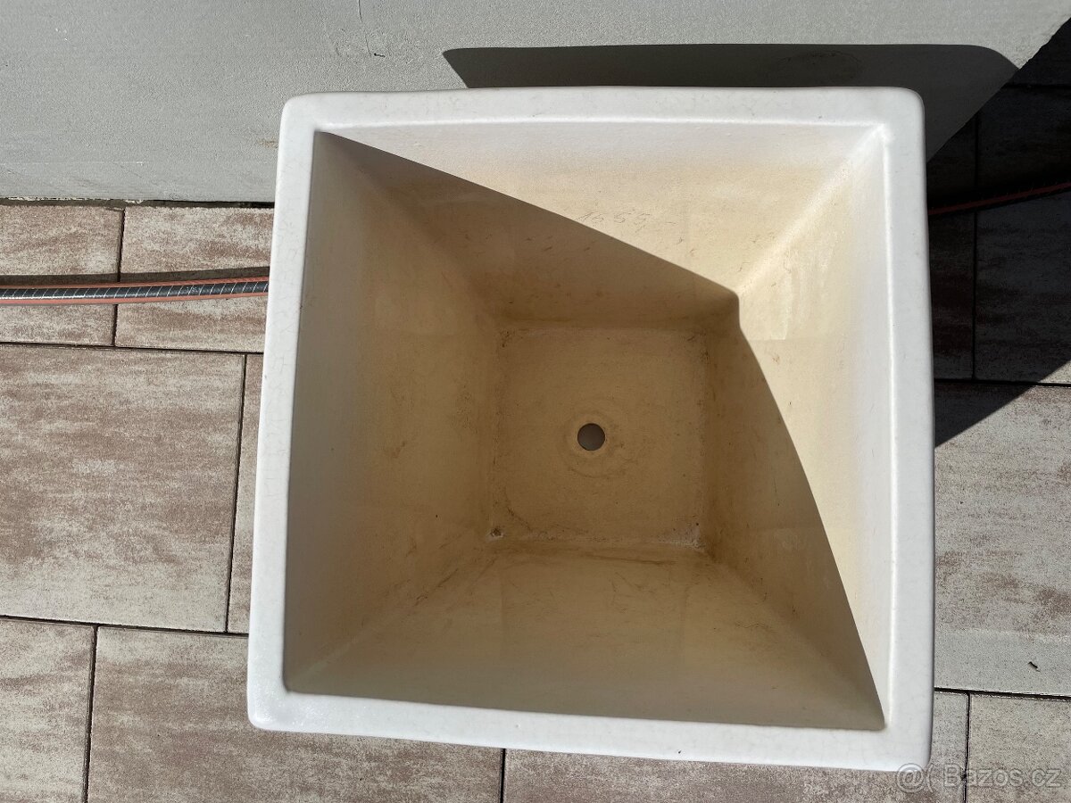 Květináče hranaté - 2