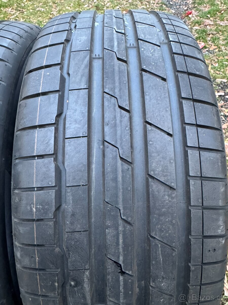 Letní pneu 255 45 19 Hankook 2ks - 2
