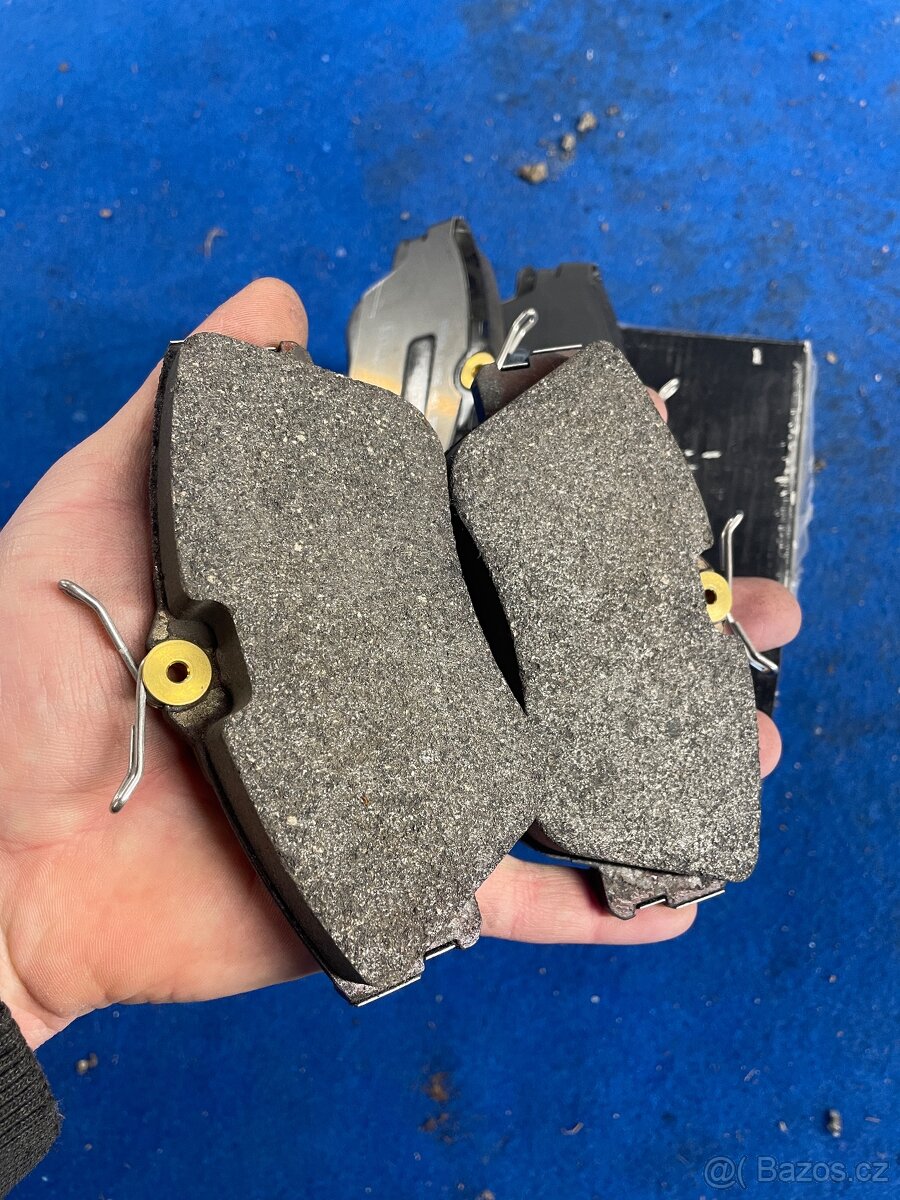 NOVÉ BRZDOVÉ DESTIČKY VW T4 - 2