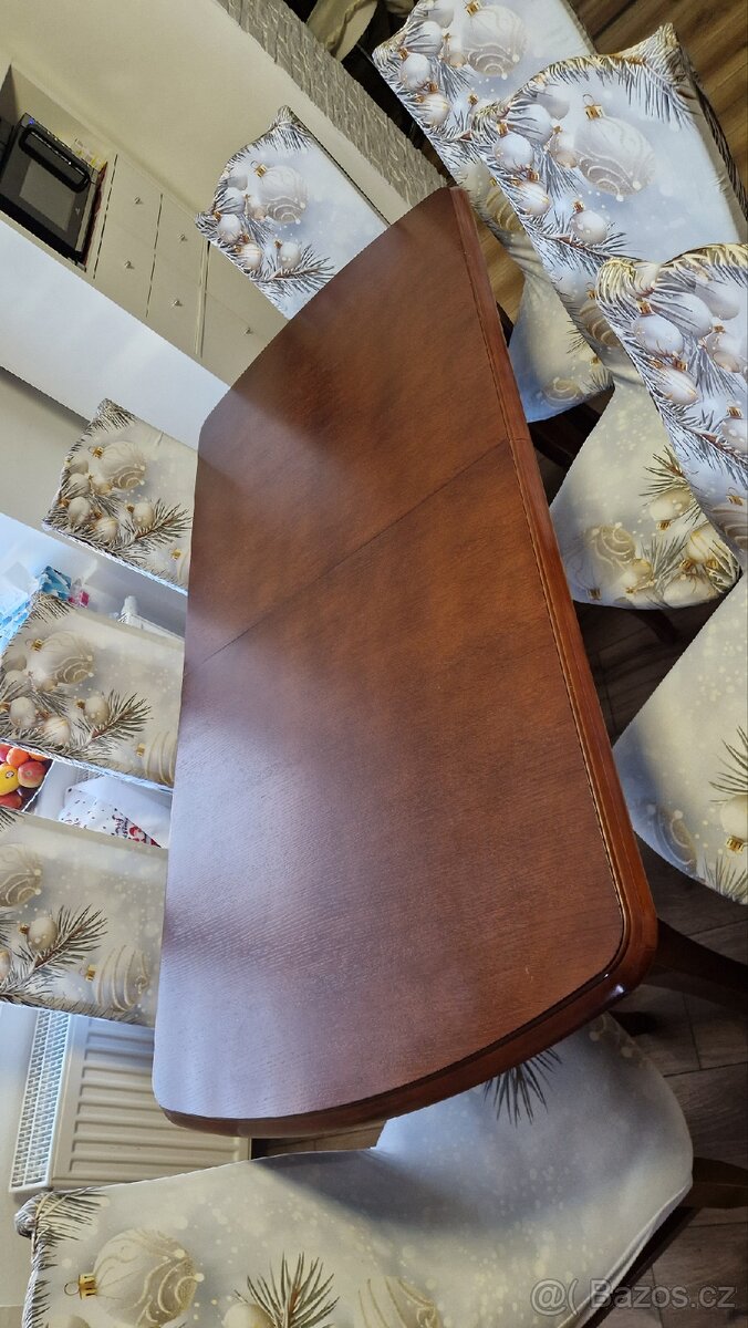 Stůl se židlemi - 2