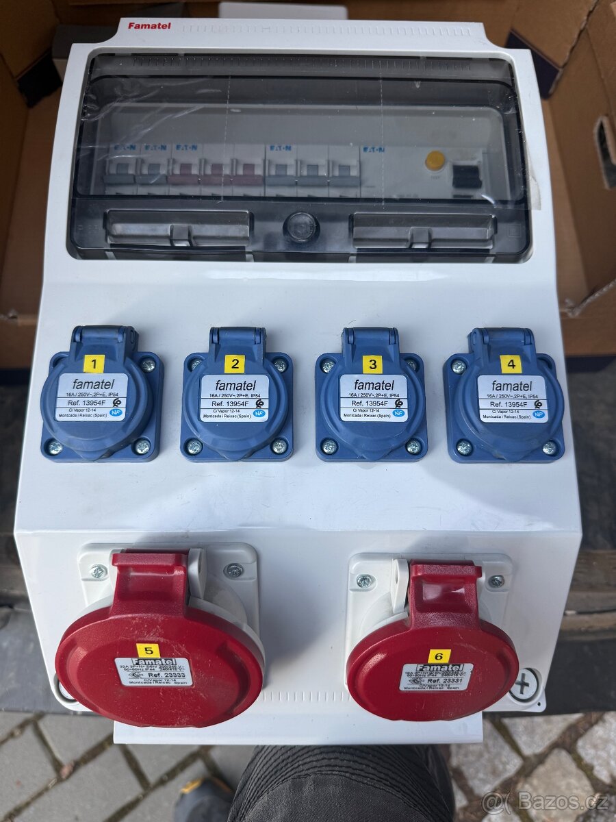 Zásuvkova skříň IP54 jištěná s chráničem Famatel - 2