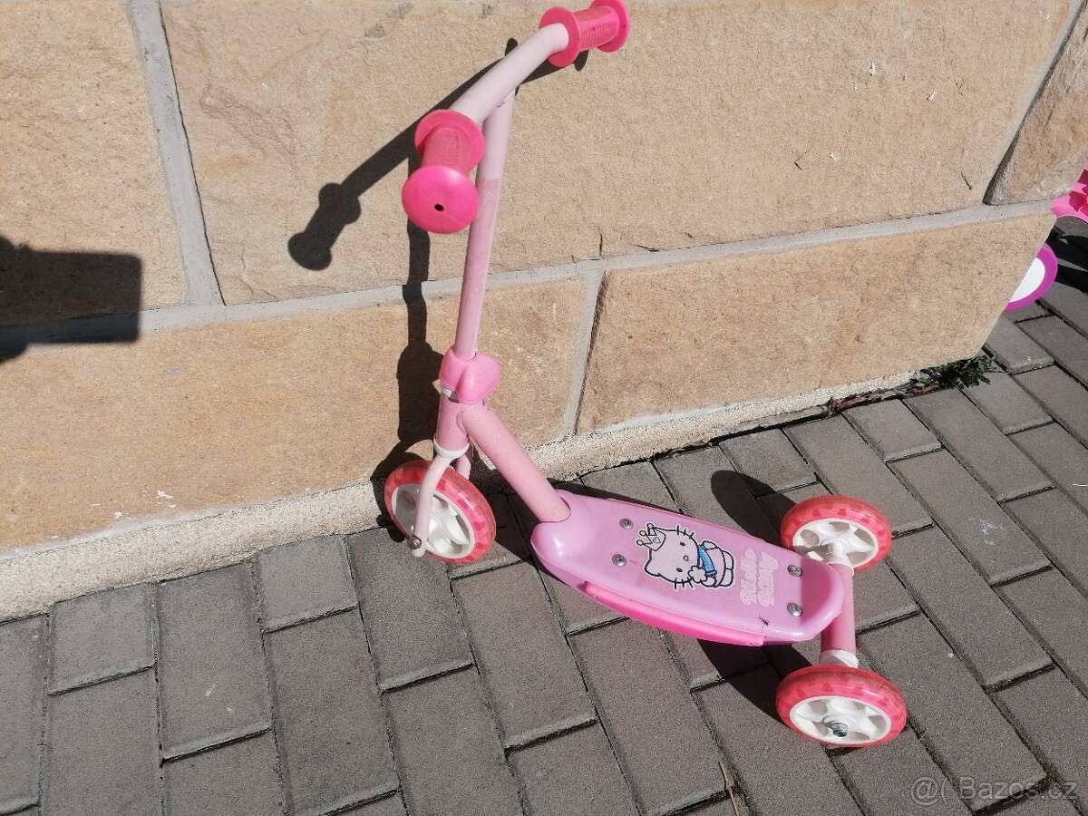 Dívčí koloběžka s Hello Kitty - 2