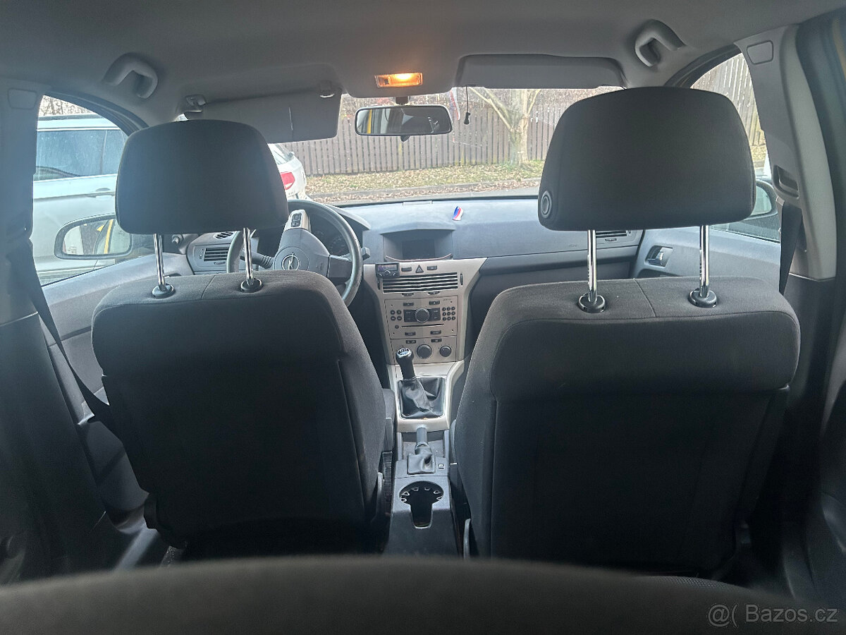 Opel Astra 1,4 benzín, Hatchback, r.v.2008 - 2