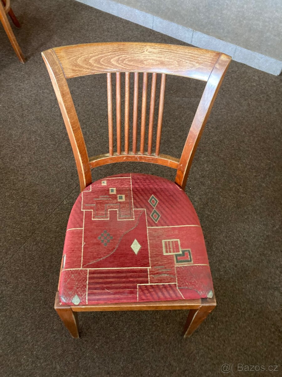 židle dřevěná - 2