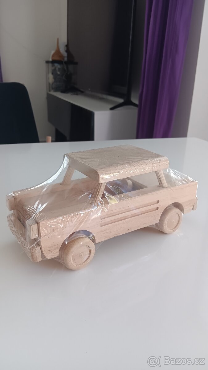 Dřevěné auto trabant - 2