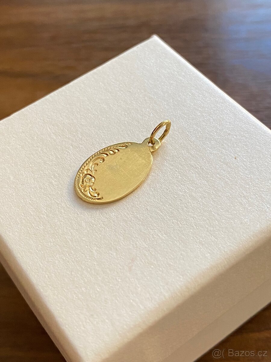 Zlatý přívěsek - 2