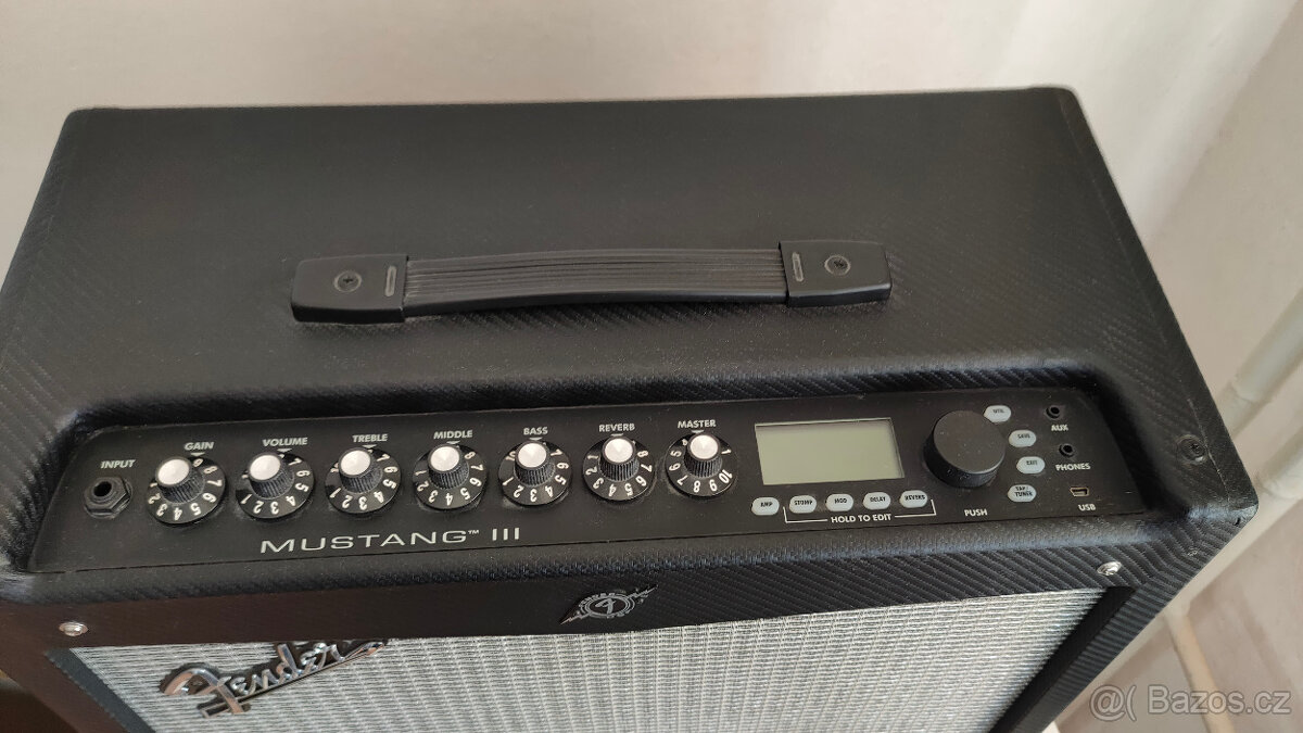 Kombo Fender Mustang 3 - 2
