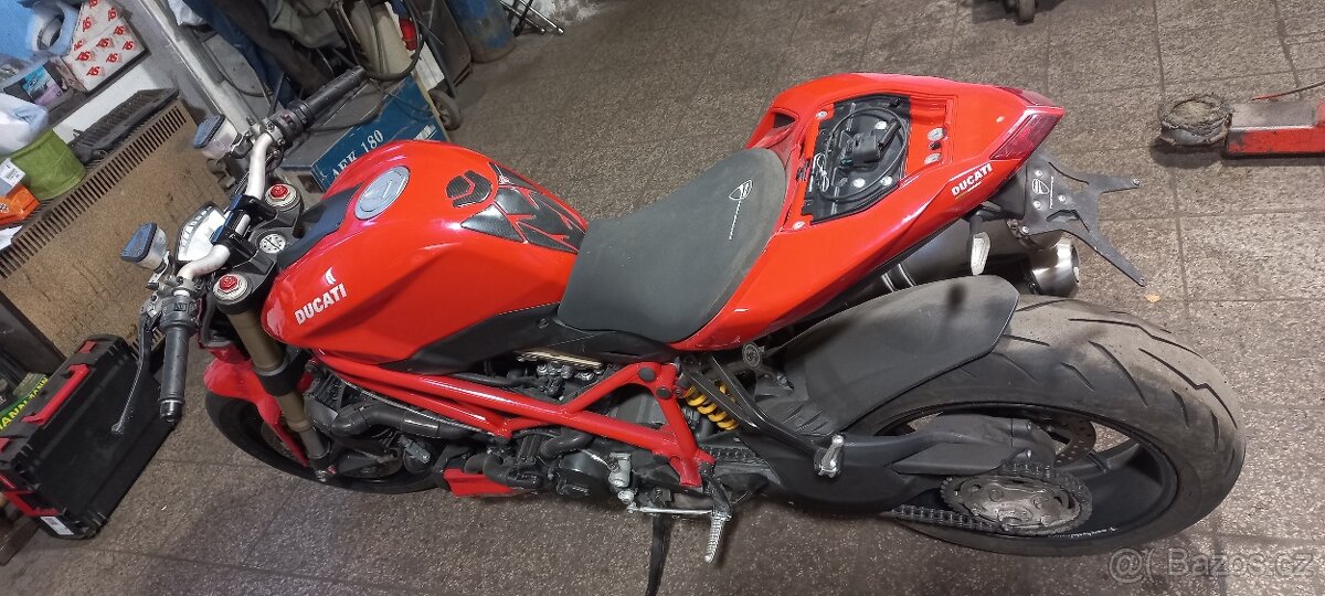 DUCATI STREETFIGHTER 848 HAVAROVANÝ - 2