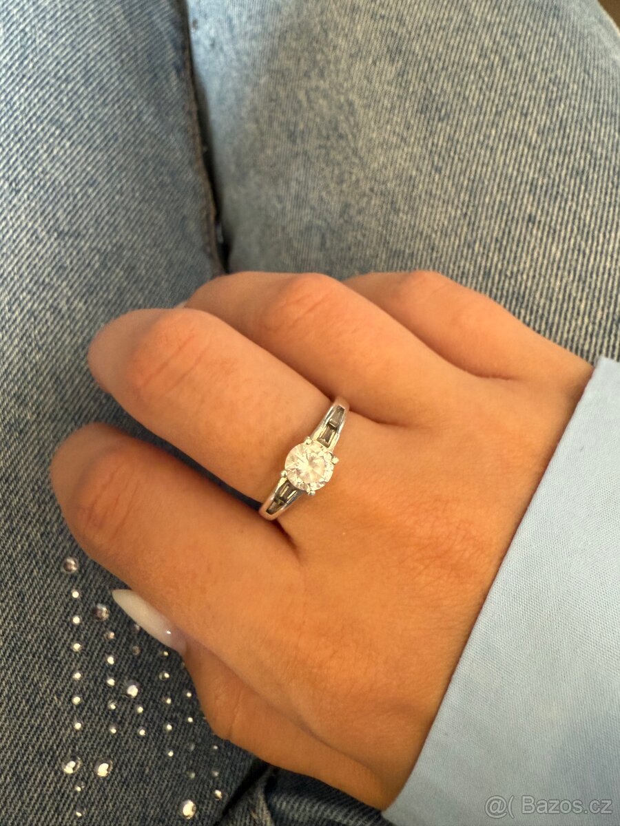 Stříbrný prsten s kamínkem - 2