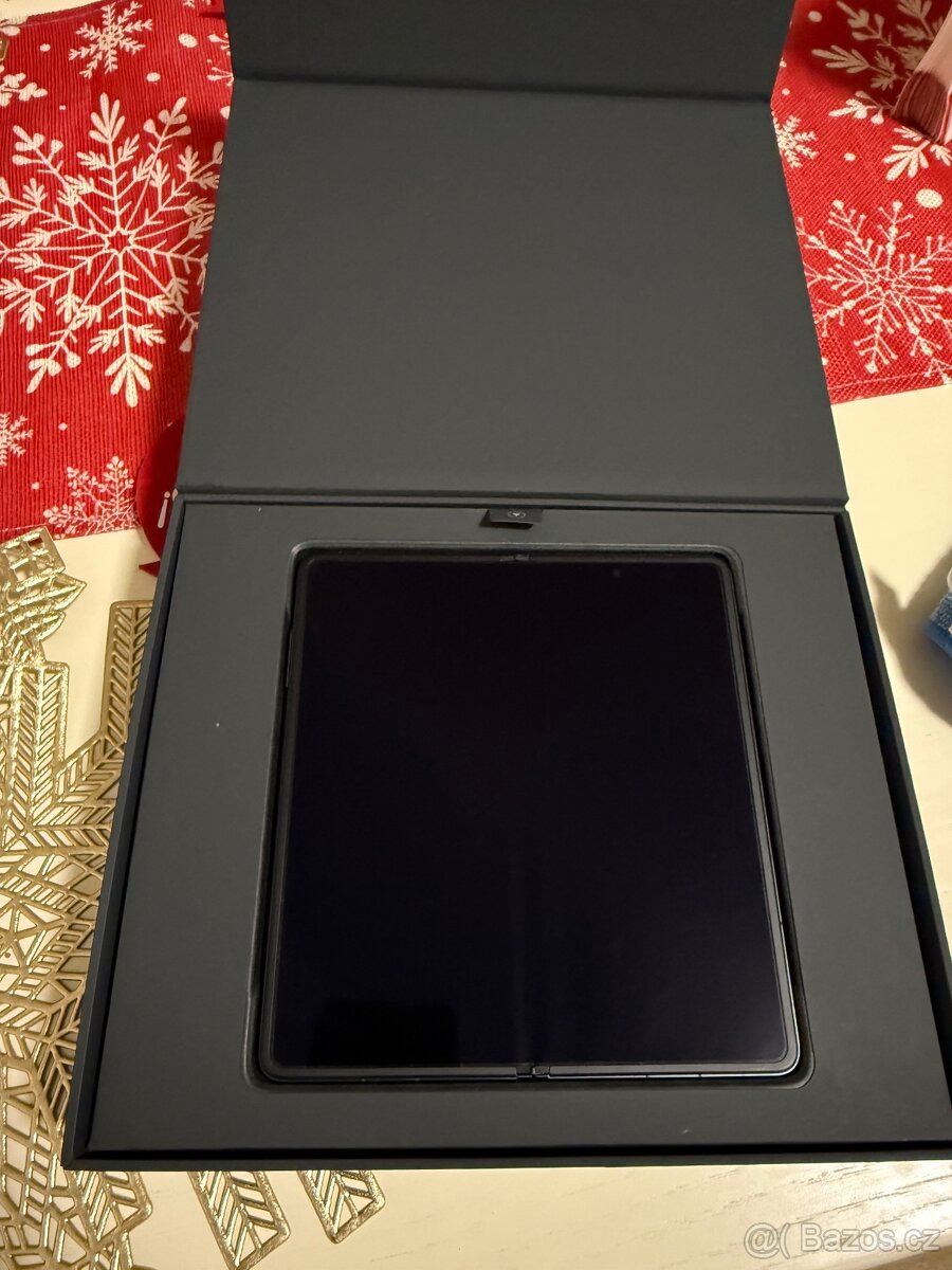 Honor Magic V3 12/512GB BLACK, jako nový - 2