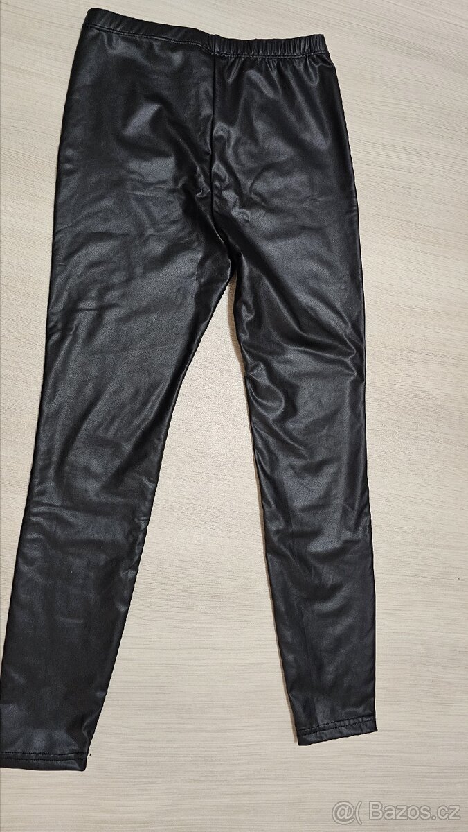 Dívčí koženkové legíny vel. 140 - 2