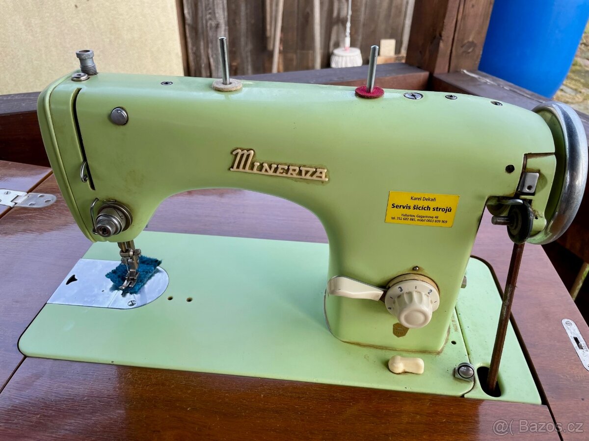 Šicí stroj značky Minerva - 2