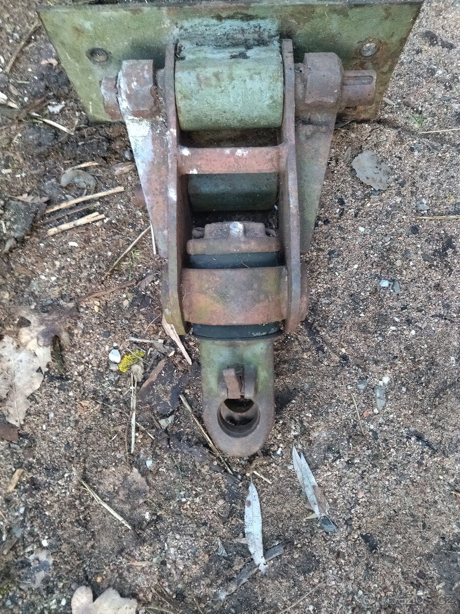 Prodám závěs Zetor - 2
