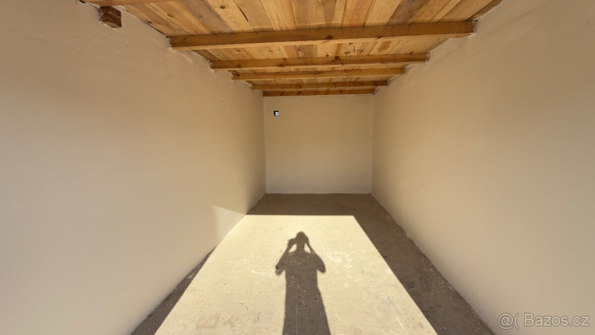 Garáž 18m2 - Nová Ves - 2